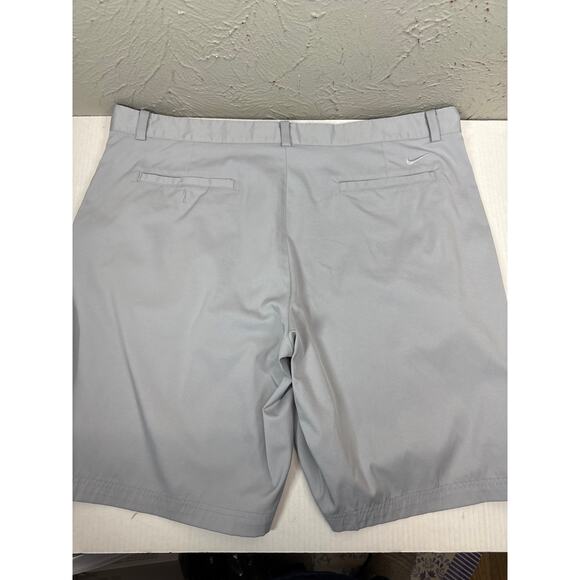 Nike Golf Essential Flat Front Standard Fit Mens Shorts Dri-Fit Gray Size 40 - Picture 2 of 5